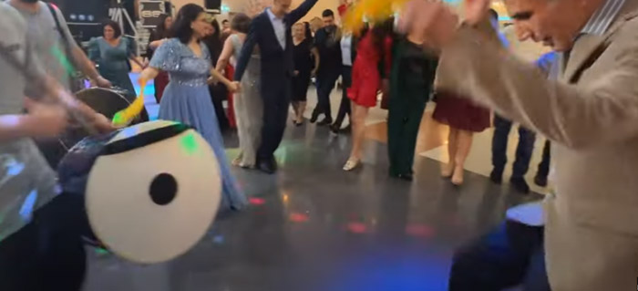 Davul ve Zurna Eşliğinde Halk Dansları: Kültürümüzün Renkli Yüzü